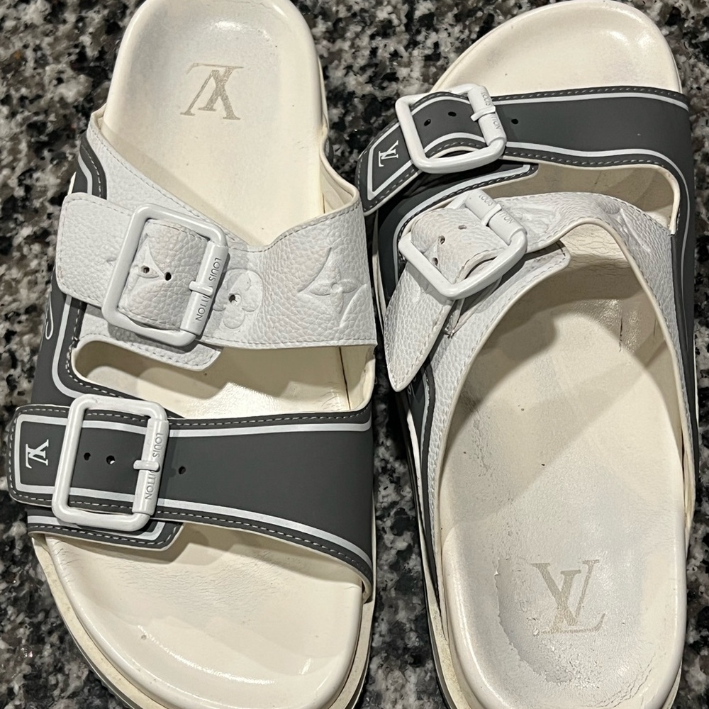 Louis Vuitton Women White and Gray Sandals. Used Euro 40